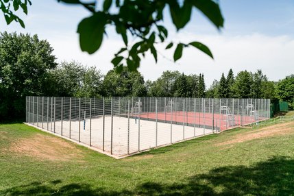 Beach-Volleyball Feld und Multifunktionsfelder